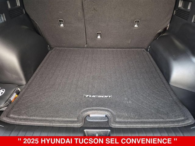 Used 2025 Hyundai Tucson SEL AWD/4WD image 34