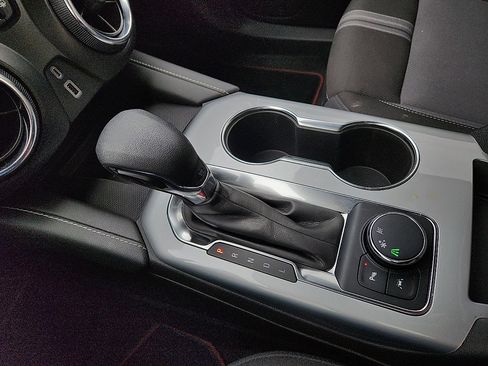 Used 2025 Chevrolet Blazer LT w/ Convenience Package image 12