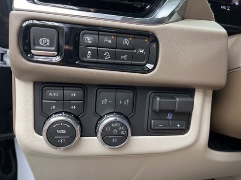 New 2026 GMC Yukon Denali w/ Denali Reserve Package image 15