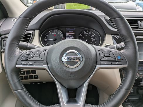 Used 2019 Nissan Rogue Sport SL w/ Premium Package FWD image 23