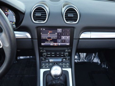 Used 2017 Porsche 718 Boxster image 31