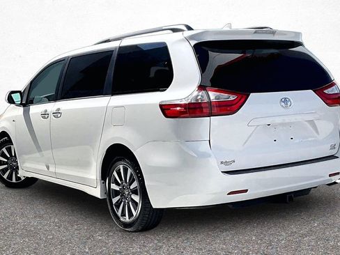 Used 2018 Toyota Sienna XLE AWD/4WD image 5