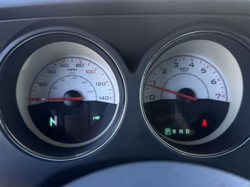 Used 2014 Dodge Challenger SXT image 17