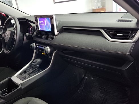 Certified 2025 Toyota RAV4 XLE image 31