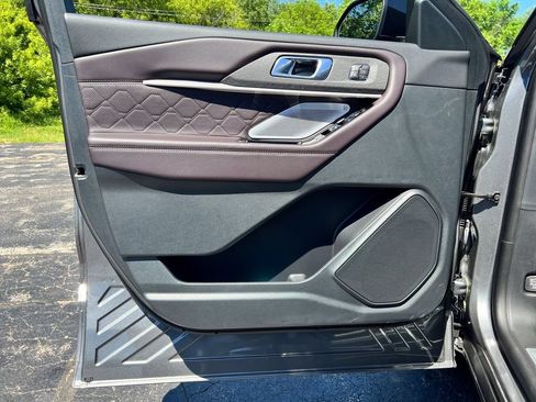 Used 2026 Ford Explorer Platinum w/ LUX Leather Package AWD/4WD image 11