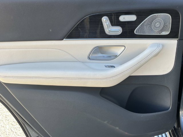 Used 2020 Mercedes-Benz GLS 450 4MATIC image 20
