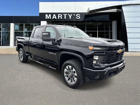 Used 2024 Chevrolet Silverado 2500 Custom w/ Custom Value Package AWD/4WD image 1