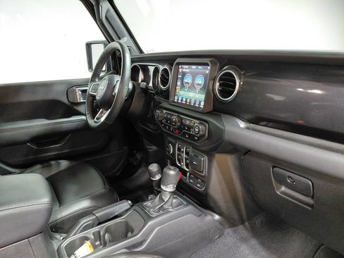Used 2023 Jeep Wrangler Unlimited Sahara AWD/4WD image 27