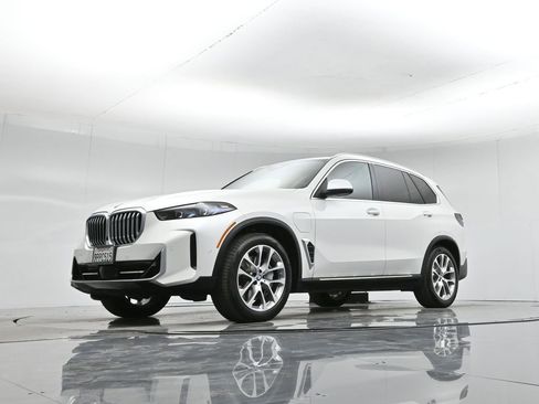 Used 2025 BMW X5 xDrive50e image 46