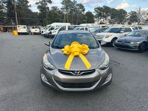 Used 2013 Hyundai Elantra GLS w/ Preferred Pkg image 3