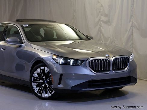 Certified 2026 BMW 540i xDrive AWD/4WD image 2