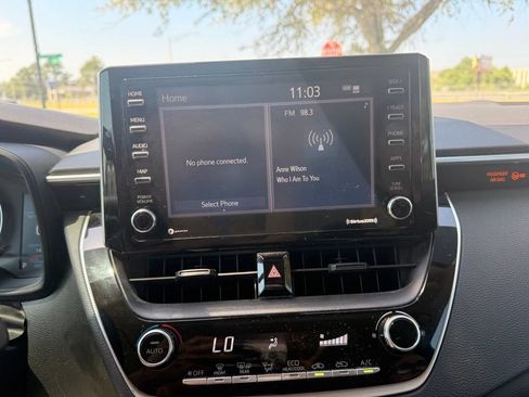 Used 2021 Toyota Corolla LE FWD image 12