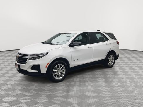 Certified 2024 Chevrolet Equinox LS image 30