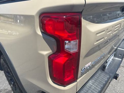 Used 2022 Chevrolet Silverado 1500 ZR2 AWD/4WD image 10