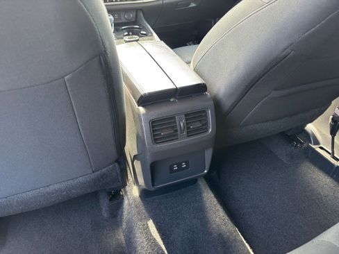 Used 2025 Nissan Rogue SV AWD/4WD image 24