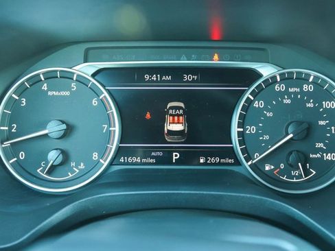 Used 2025 Nissan Rogue SV image 30