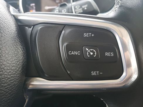 Used 2023 Jeep Wrangler Unlimited Sahara w/ Cold Weather Group AWD/4WD image 19