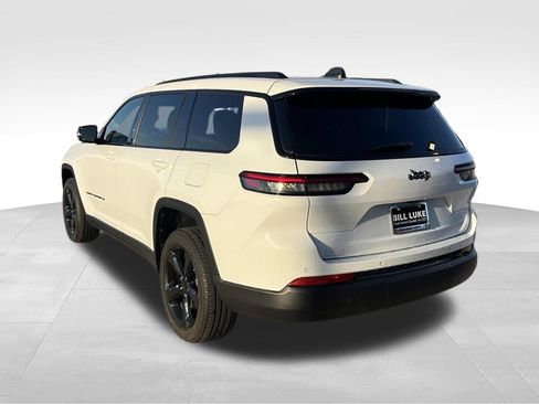 Used 2024 Jeep Grand Cherokee L Altitude RWD image 10
