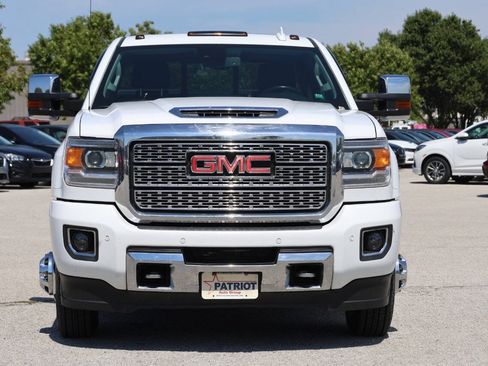 Used 2019 GMC Sierra 3500 Denali w/ Duramax Plus Package AWD/4WD image 2