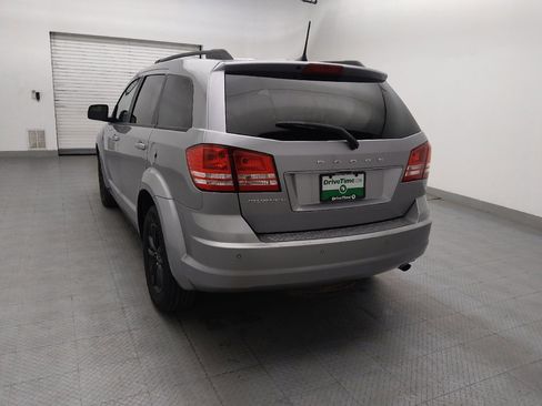 Used 2020 Dodge Journey SE w/ SE Popular Equipment Group FWD image 6