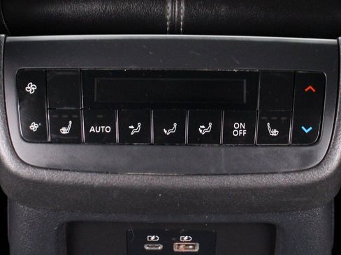 Used 2024 Nissan Pathfinder SL w/ SL Premium Package image 37