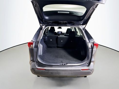 Used 2021 Toyota RAV4 LE FWD image 23