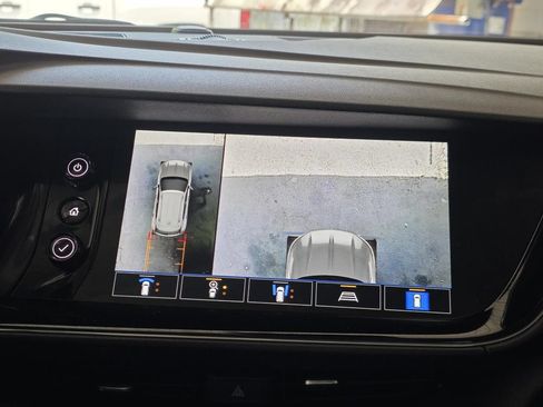 Used 2023 Buick Envision Avenir AWD/4WD image 18