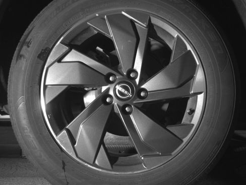 Used 2025 Nissan Rogue SV FWD image 15