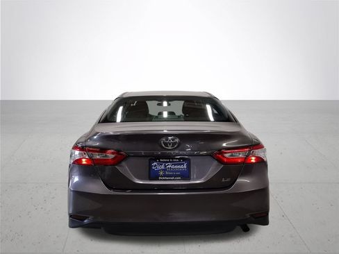 Used 2018 Toyota Camry LE FWD image 11