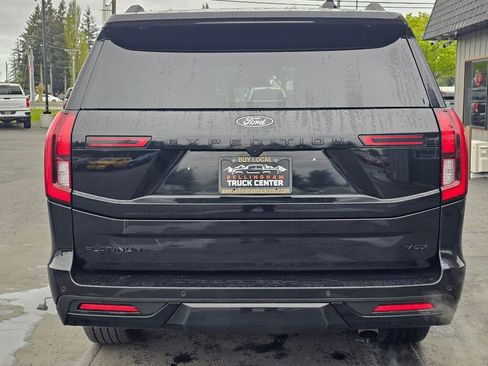 Used 2025 Ford Expedition Max Platinum w/ Stealth Appearance Package AWD/4WD image 4