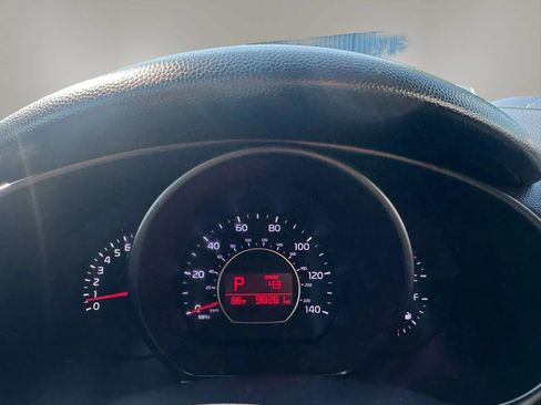 Used 2019 Kia Soul FWD image 18