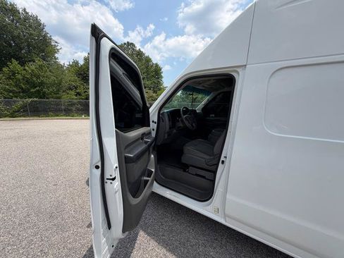 Used 2018 Nissan NV 2500 SV RWD image 26