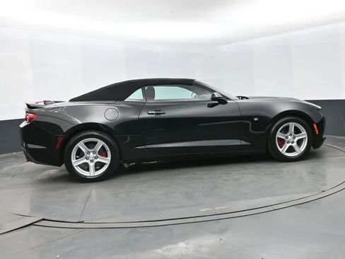 Used 2023 Chevrolet Camaro LT RWD image 4