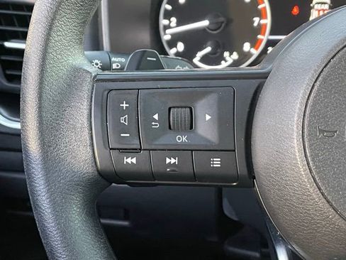 Used 2024 Nissan Rogue SV image 20