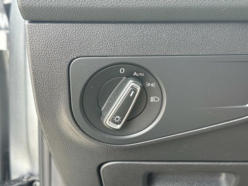 Used 2021 Volkswagen Tiguan SE w/ Panoramic Sunroof Package FWD image 20