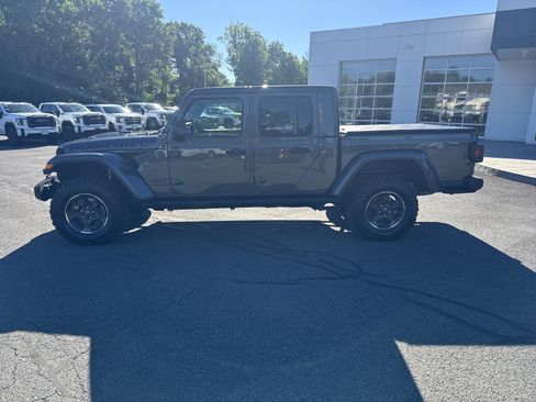 Used 2022 Jeep Gladiator Rubicon w/ Cold Weather Group AWD/4WD image 2