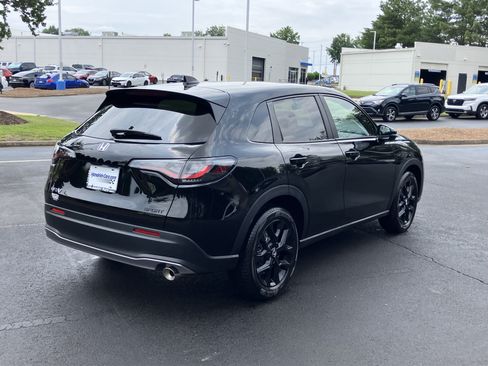 Used 2025 Honda HR-V Sport image 10