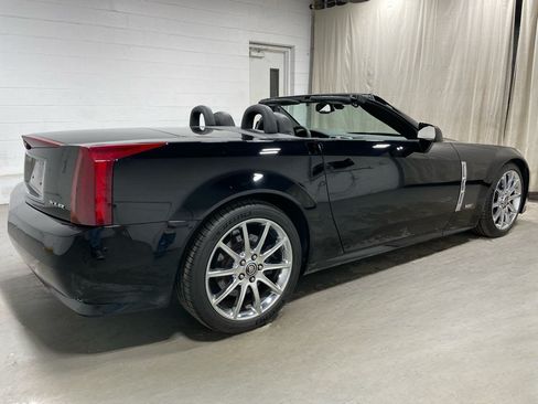 Used 2009 Cadillac XLR V RWD image 18