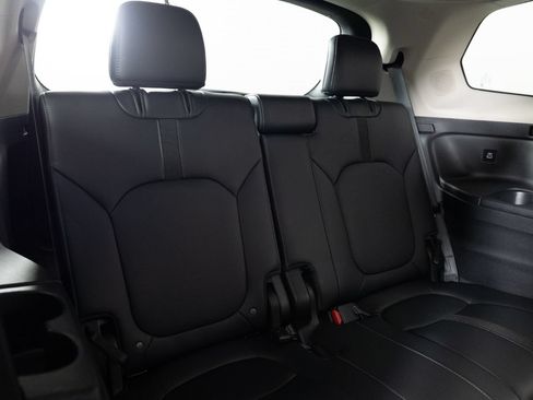 Used 2023 Honda Pilot Touring image 37