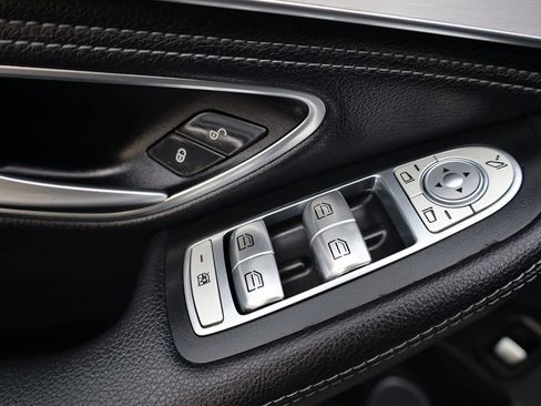 Used 2015 Mercedes-Benz C 300 Sedan image 12