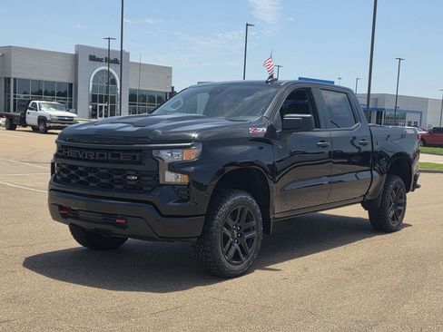 New 2026 Chevrolet Silverado 1500 Custom Trail Boss AWD/4WD image 1