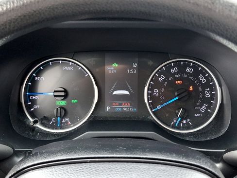 Used 2021 Toyota RAV4 XLE AWD/4WD image 22