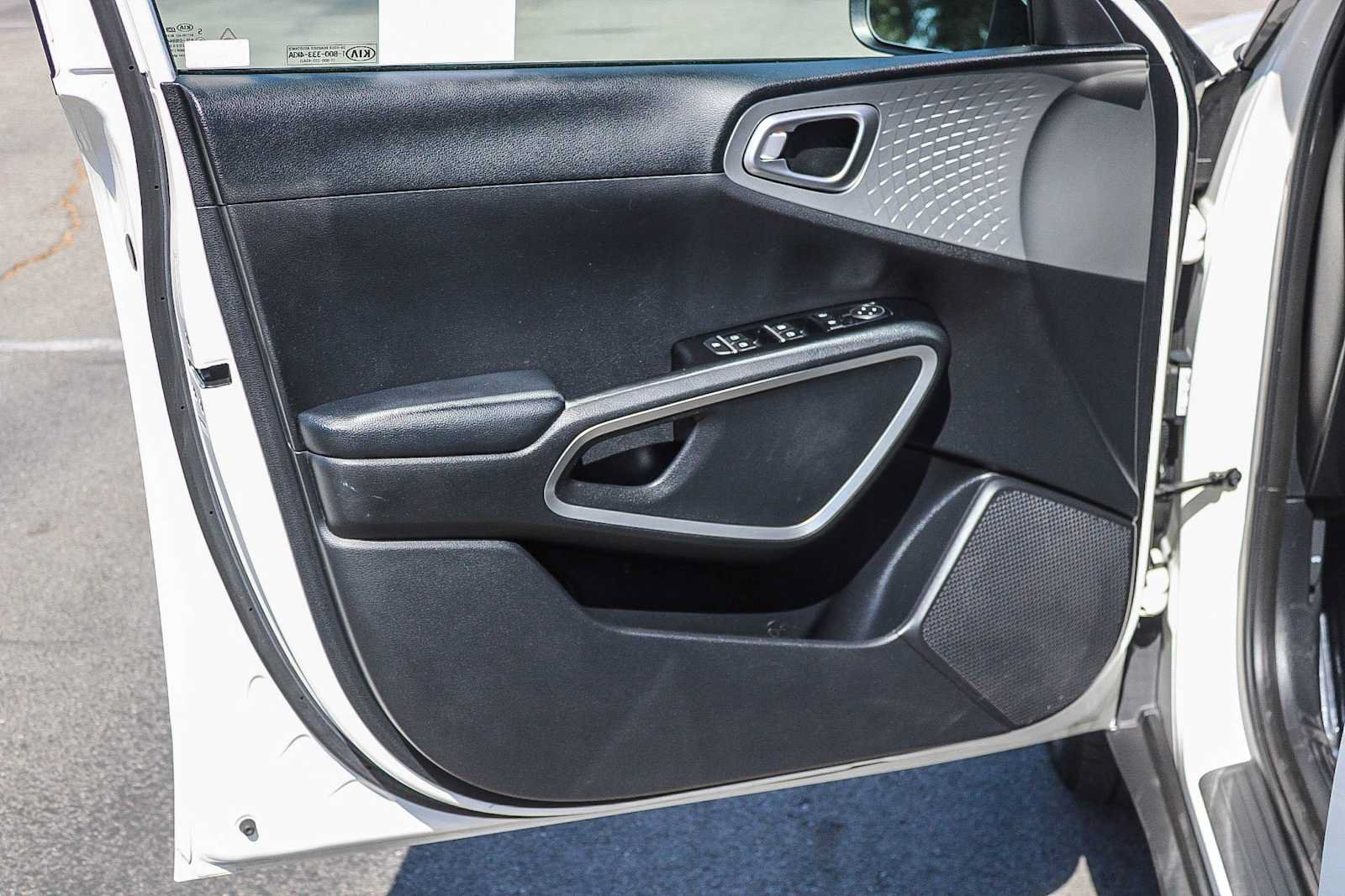 Used 2021 Kia Soul LX FWD image 21