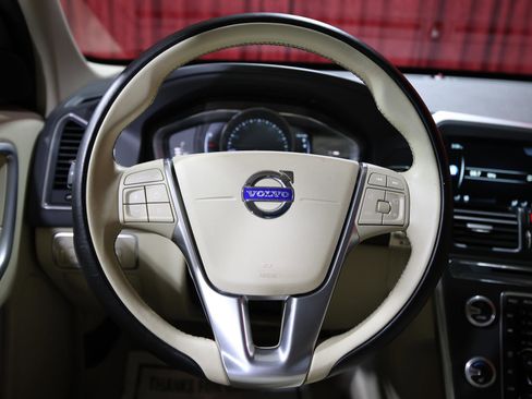 Used 2016 Volvo XC60 T5 Premier image 16
