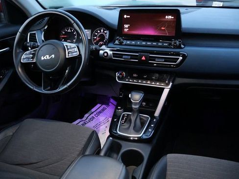 Used 2022 Kia Seltos S image 12