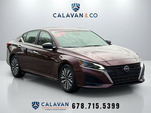 Used 2024 Nissan Altima 2.5 SV FWD image 1
