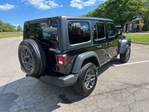 Used 2025 Jeep Wrangler Unlimited Sport AWD/4WD image 11