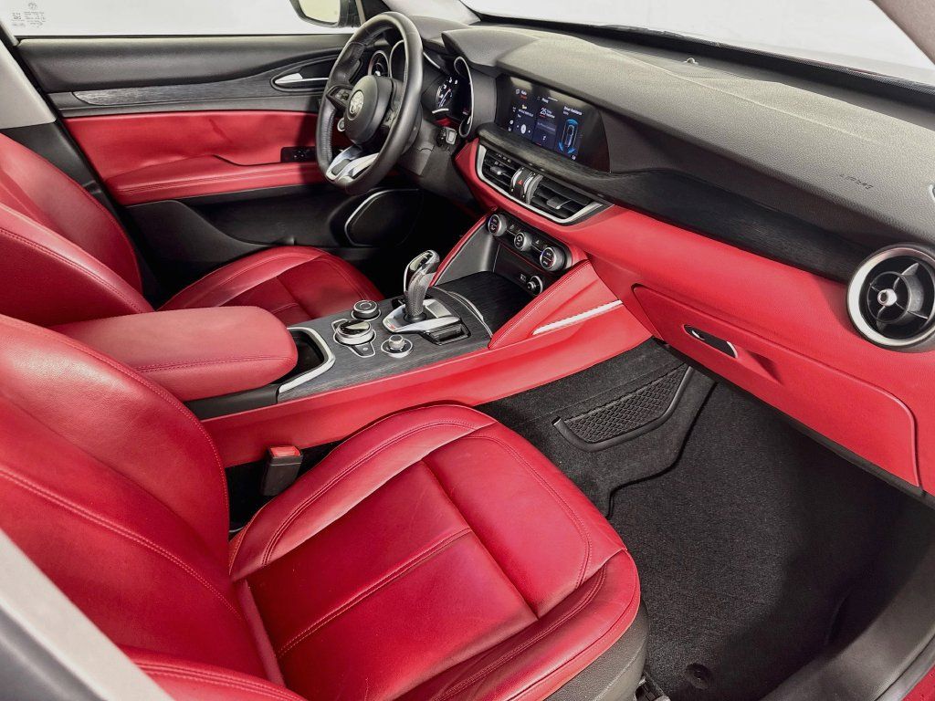 Used 2020 Alfa Romeo Stelvio AWD w/ Nero Edizione image 36