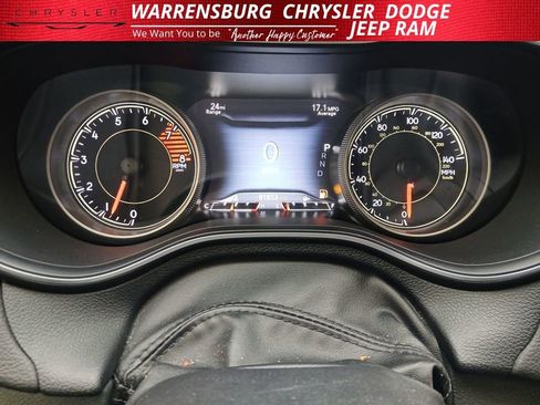 Used 2019 Jeep Cherokee Trailhawk image 15