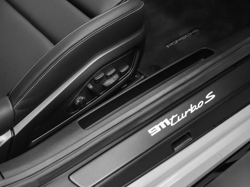 Certified 2025 Porsche 911 Turbo S AWD/4WD image 32